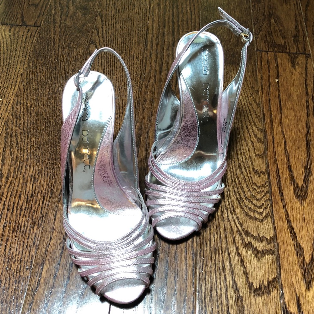 ✨Pink Silver heels NWOT size 6M✨